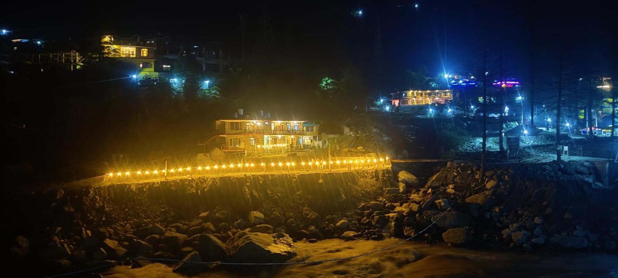 Flipsyde Retreat Otel Kasol Dış mekan fotoğraf