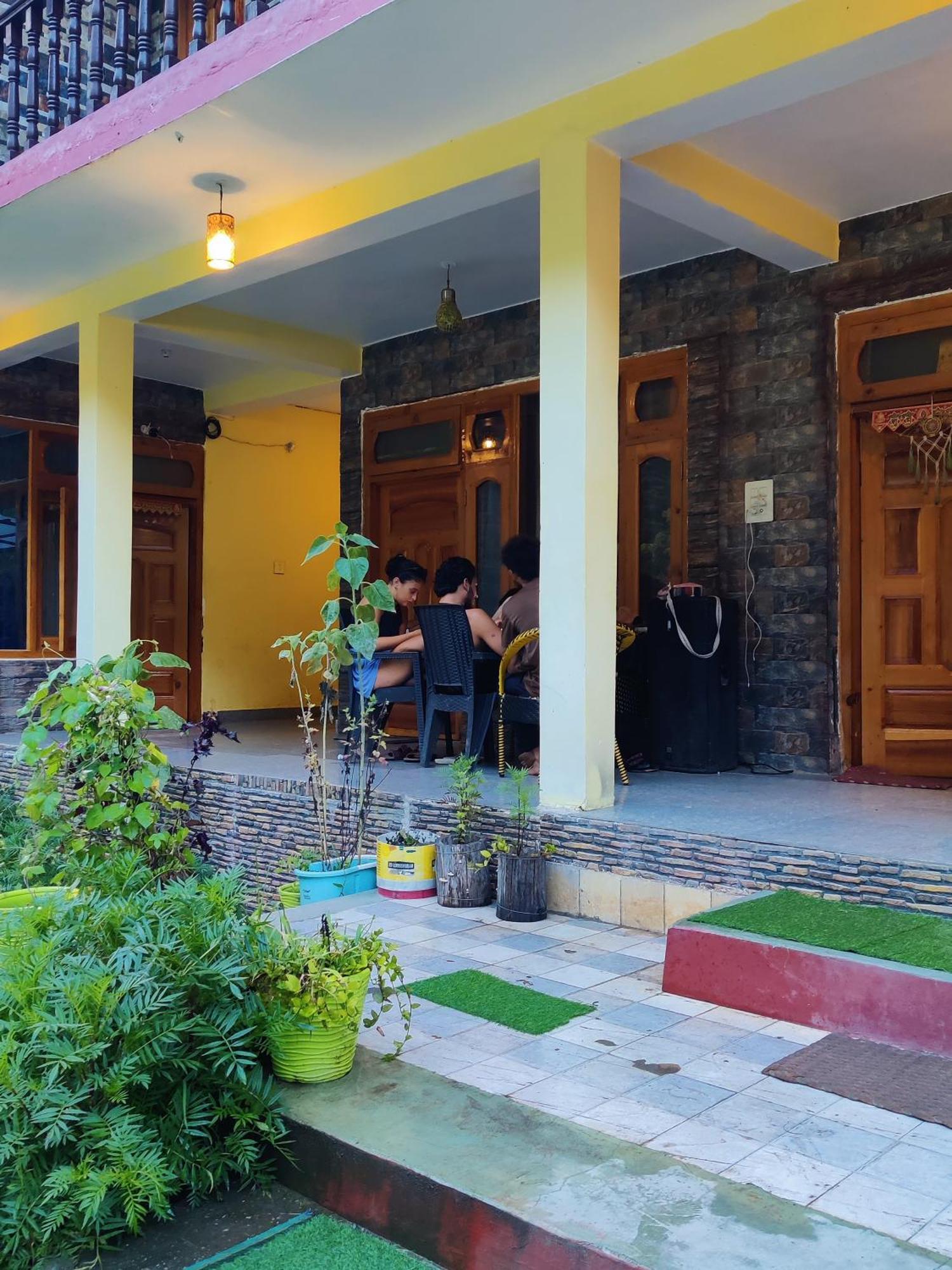 Flipsyde Retreat Otel Kasol Dış mekan fotoğraf