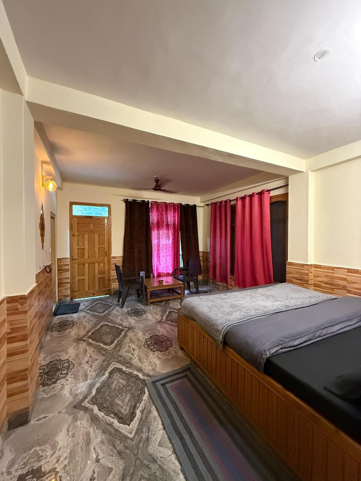 Flipsyde Retreat Otel Kasol Dış mekan fotoğraf